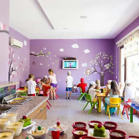 Club Turan World - Kids Concept Side